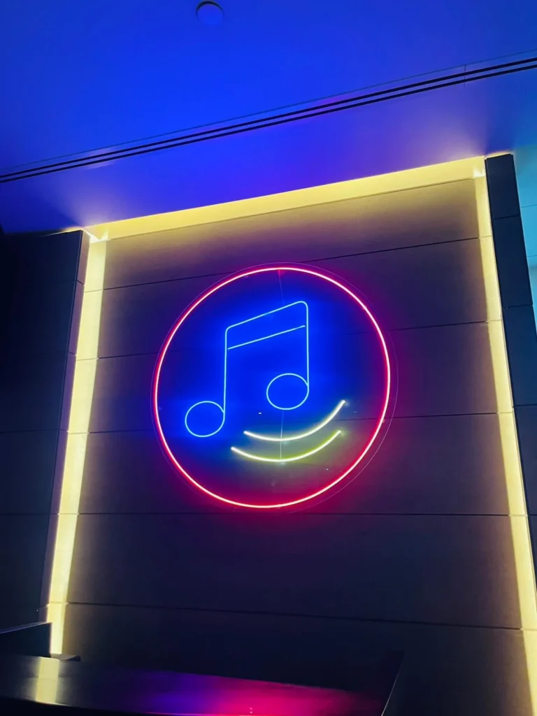 Custom Neon Signs Qatar - Stand Out with Speedline Media Service